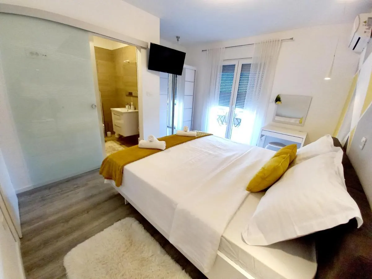 Villa Tia With Heated Pool & Jacuzzi Murvica